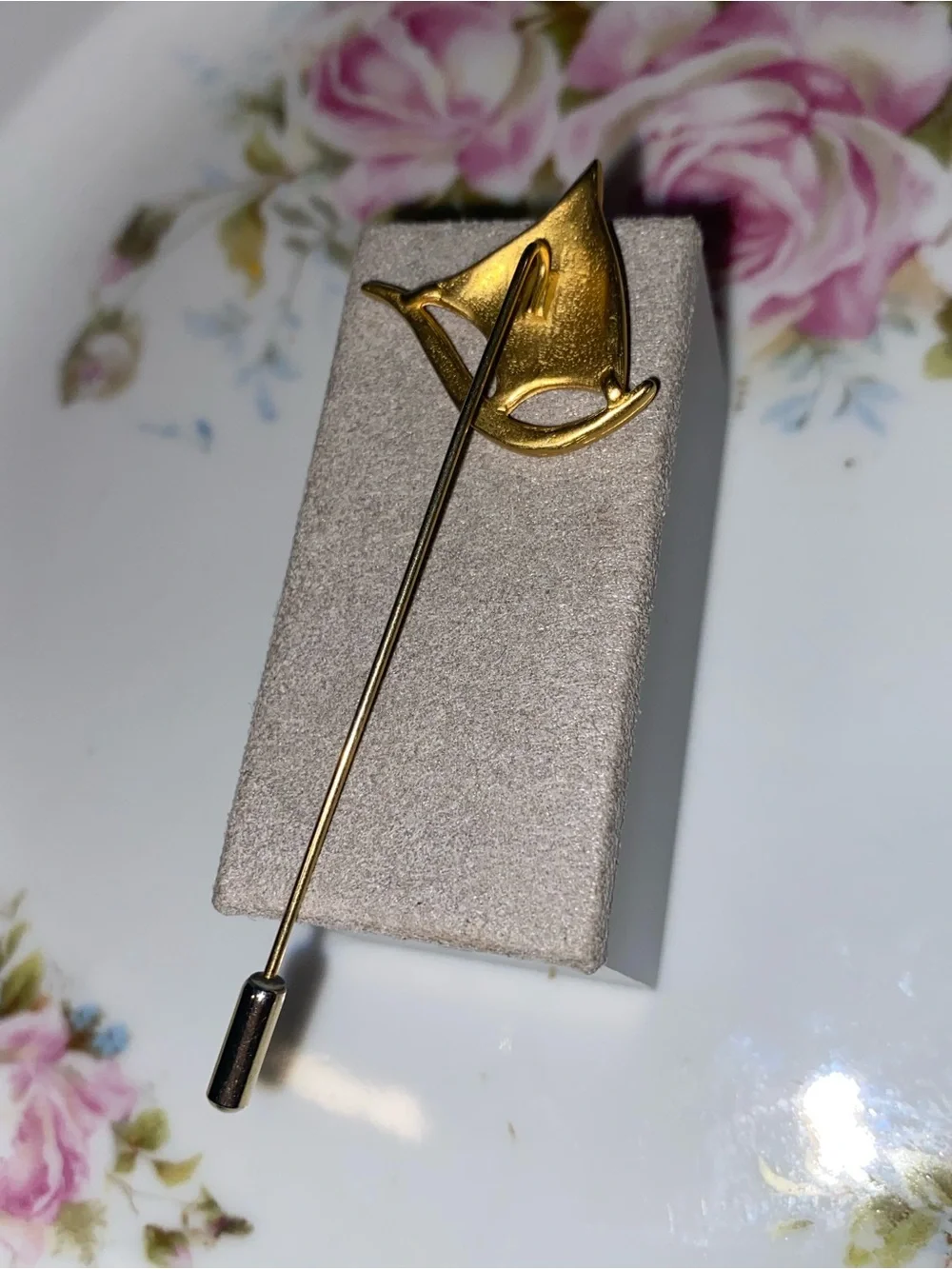 VTG Gold Sailboat Stick Pin Lapel Pin